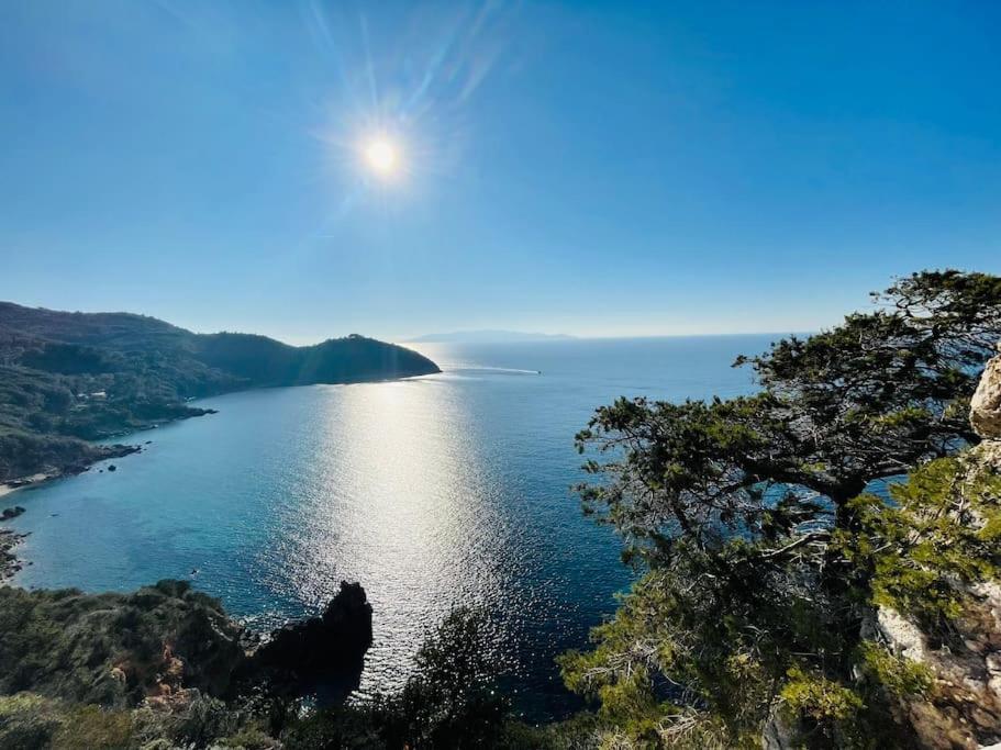 ポルト・サント・ステーファノ Maddy House - 50 Mt Dal Mareヴィラ エクステリア 写真