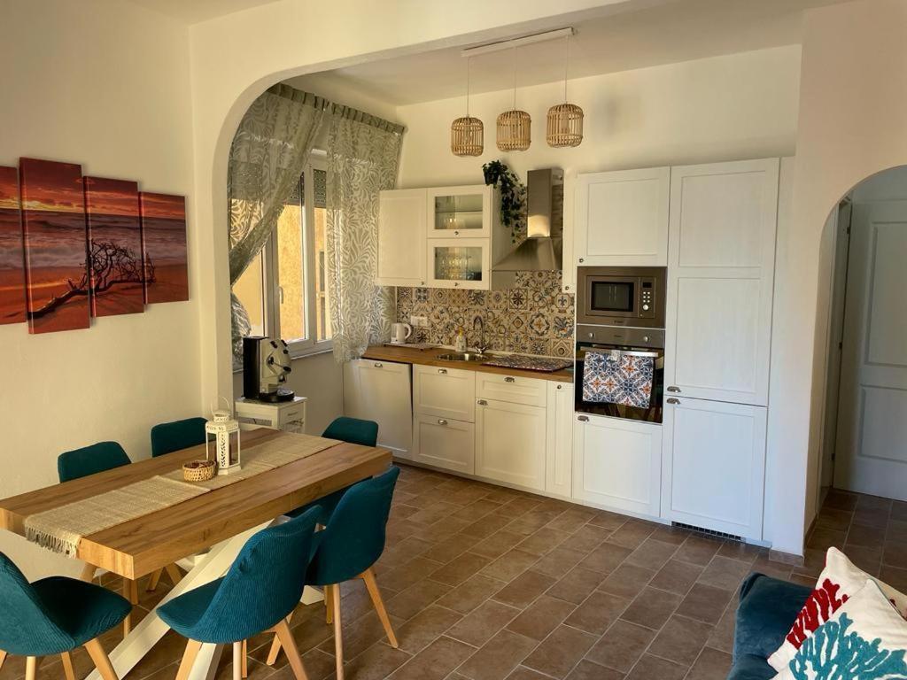 ポルト・サント・ステーファノ Maddy House - 50 Mt Dal Mareヴィラ エクステリア 写真